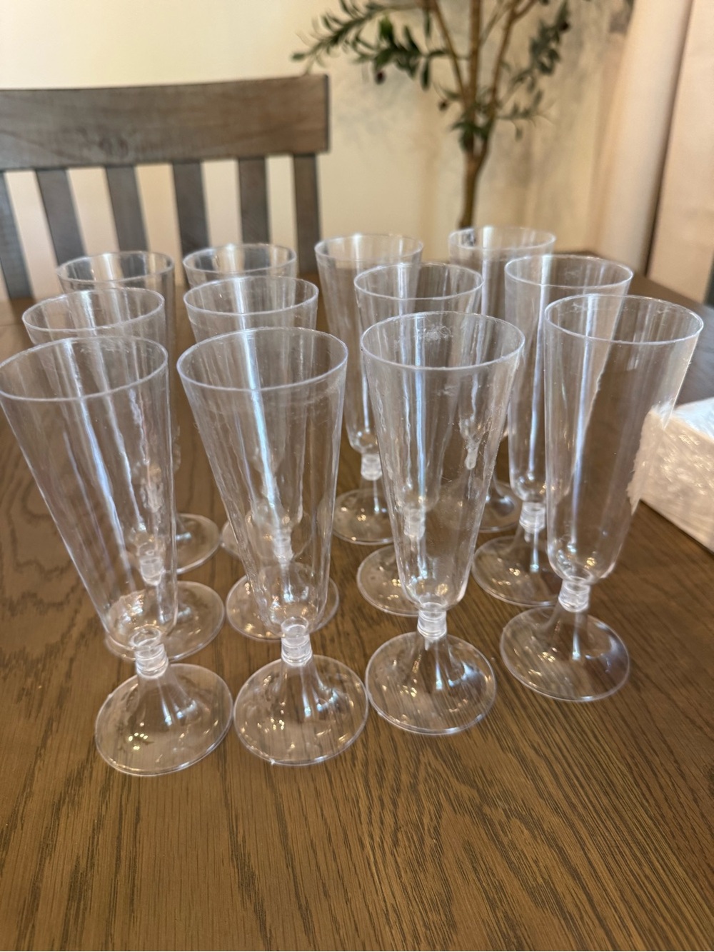 12 Plastic Champagne Flutes